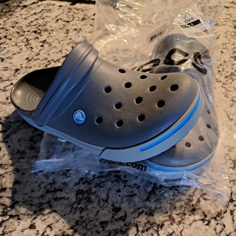 Crocs shoes. Gray size unisex men 8 women 10.